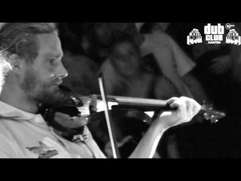 NANTES DUB CLUB #16 - ABA SHANTI-I feat. RAS DIVARIUS (Live) ▶ "Violin Step" (Ashanti Selah Music)