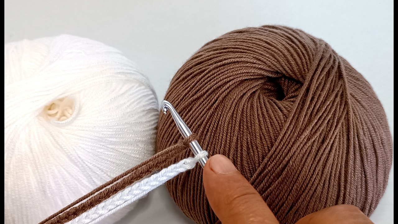 Beauty! I fell in love with this crochet square at first sight. Crochet stitch