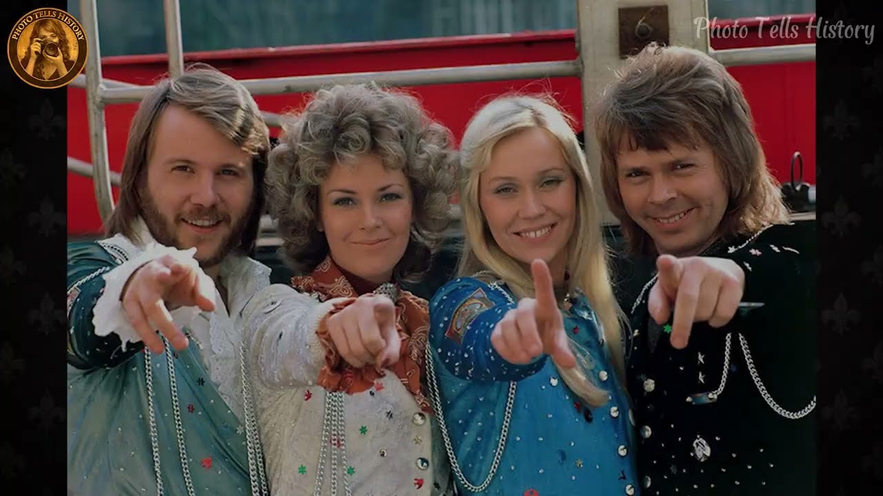 When Hollywood Celebrities Forget The World Is Watching - 50 Rare & Candid Celebrity Photos