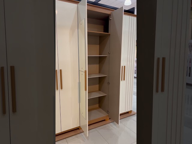 Guarda-Roupa Casal Hiara 6 Portas 4 Gavetas com Espelho Nature/Off White - Panorama Móveis