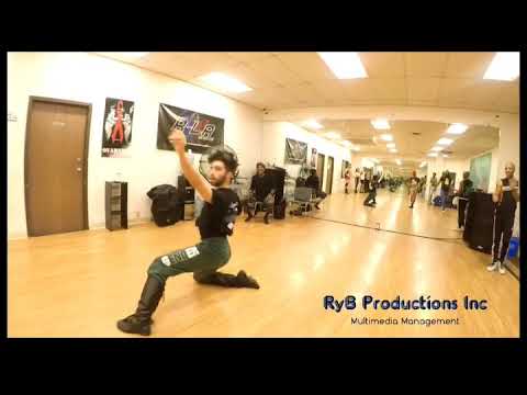 Vogue Class - Gravity Balmain