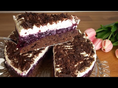 Neuvěřitelně chutný borůvkový koláč s čokoládovým korpusem a šlehačkou navrchu!