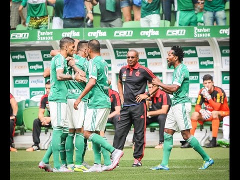 Em jogo emocionante, Palmeiras vira e vence o Flamengo