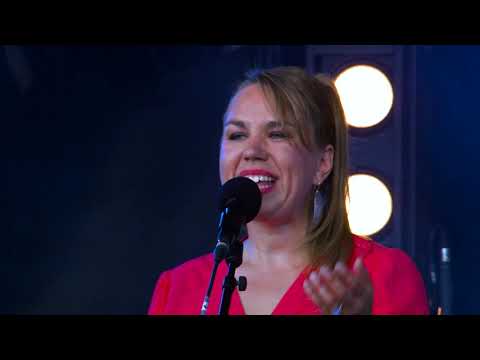 Mari Kalkun & VHK keelpilliorkester - Lumeuni