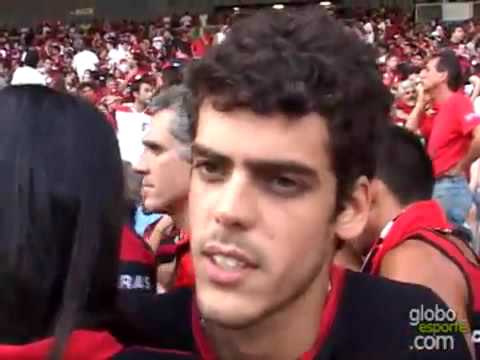 Da frustração ao êxtase, torcida do Fla passa por fortes emoções no Maracanã.mp4