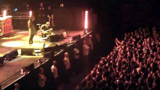 Oasis Paris Bercy March 3rd 2009 " I am the walrus " HD