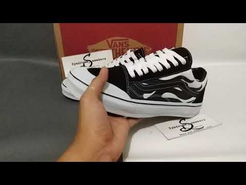 Oldskool style 36 Sf flame black white