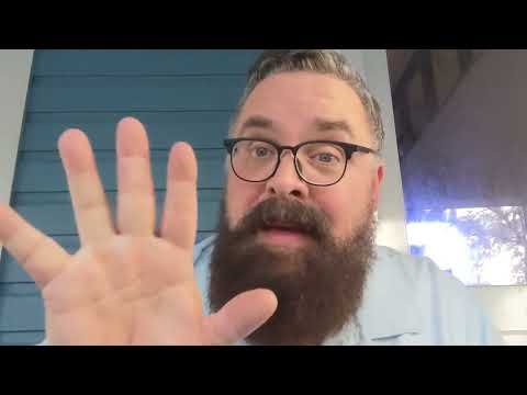 The Peterson Pipes 302 Bent Apple.