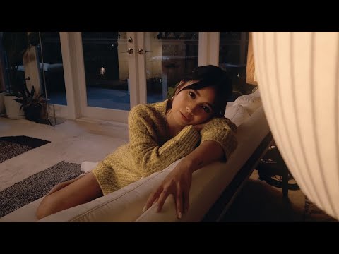 NIKI - Split (Official Music Video)