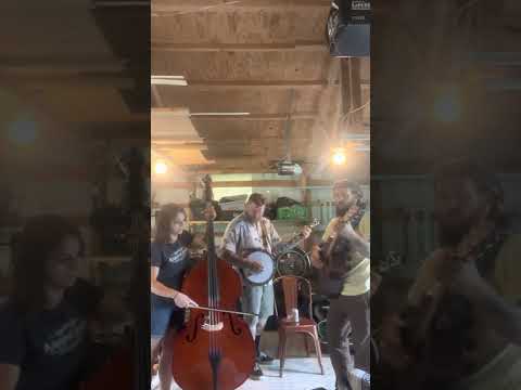 Git Along Little Yearlings