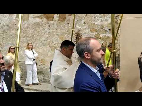 Emotiva procesión del Corpus Christi en Villares de la Reina