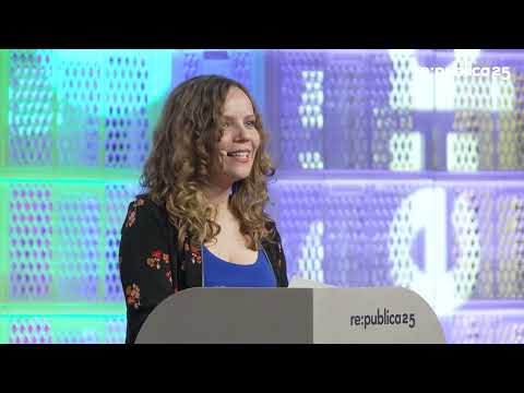 [EN] re:publica 25: Sarah Bosetti - Poetry against populism - sideshows of our discussion culture