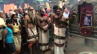 preview picture of video 'INDIA - PROCESION EN MADURAI'