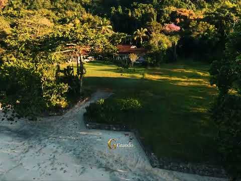 Capa do vídeo: Clube da Praia Preta — terreno frente mar