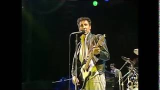 The Who - I Saw Her Standing There &amp; Twist And Shout Live (1982)