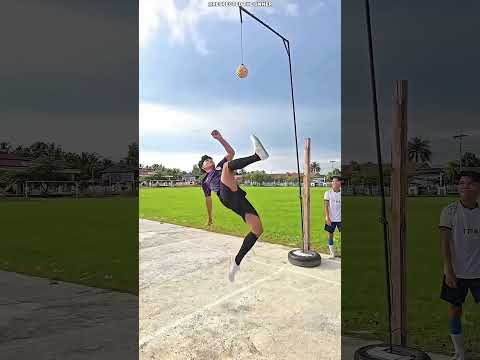 ⚽😱 Никто не может прыгнуть выше Роналду и забить такой удар через себя! 🐐🔥