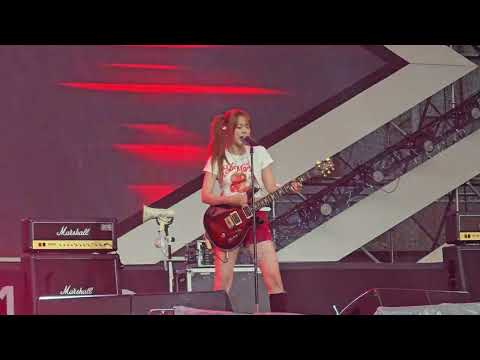 [4K] 260814 QWER - SHOW DOWN 직캠 (FANCAM) | 2026 전주 얼티밋 뮤직 페스티벌 JUMF