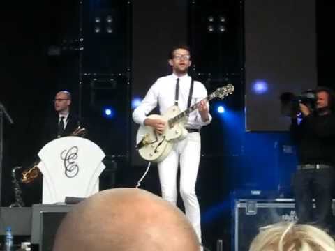 INDIAN SUMMER FESTIVAL 2011 - CARO EMERALD - INTRO - A NIGHT LIKE THIS