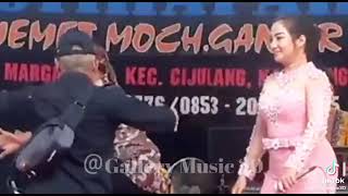 Download lagu karembong kayas mp3