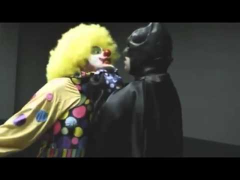 Batman verhört den falschen Clown