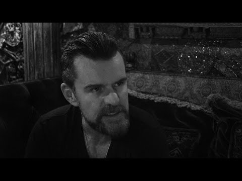 zZounds Bonus Footage: Billy Duffy of The Cult and Punk Rock Influences (Part 1 of 3)