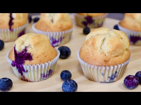 MAGDALENAS DE ARÁNDANOS ESPONJOSAS Y CON COPETE