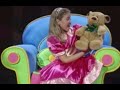 Emily and Teddy Sing "The Birdies In The Treetops" in English and Spanish