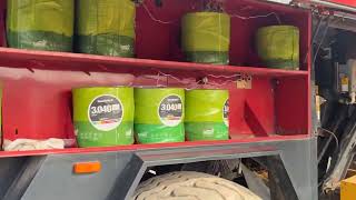 Presse &agrave; balles carr&eacute;es New Holland BB950 | Image 4 - Agroline