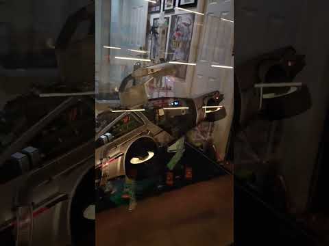 custom display for my hot toys delorean. 90% done. #hottoys #collectibles #bttf #dccomics #batman