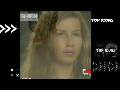 Vanessa Greca, Gisele Bündchen, Ana Cláudia Michels e Mariana Weickert para Missoni 2000 em Milão.