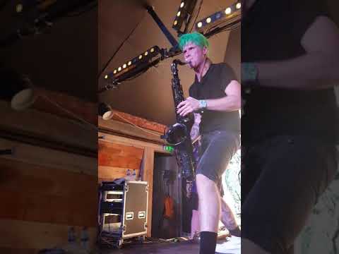 Leo P on tenor ! TOO MANY ZOOZ LIVE @ FIBBERS