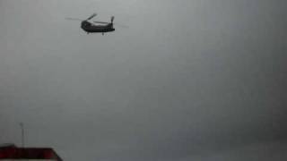 preview picture of video 'ch 47d  chinook low pass over pagani.AVI'