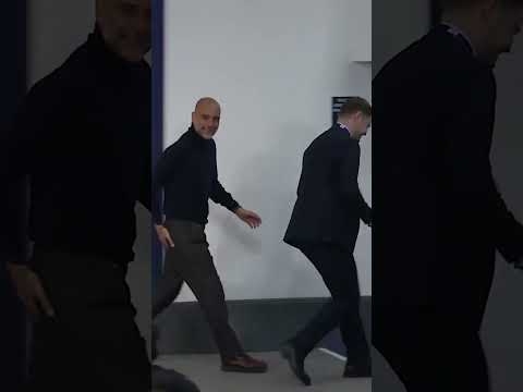 😂 "Come on you Irons !" #Guardiola soutient West Ham avant leur match contre #Arsenal !