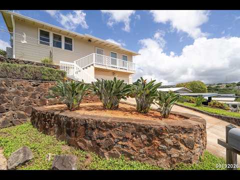 4 Bed 3 Bath Duplex Multi-Family Home in Pearl City property video
