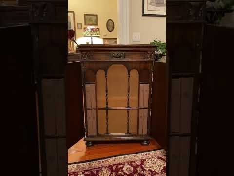 Coquette by Guy Lombardo & His Royal Canadians, 1928 on the 1925 Victor Credenza Victrola