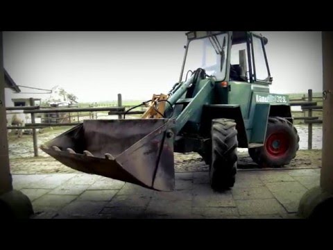 KRAMER ALLRAD 312 SL - Mist auf die Mulde laden [HD]