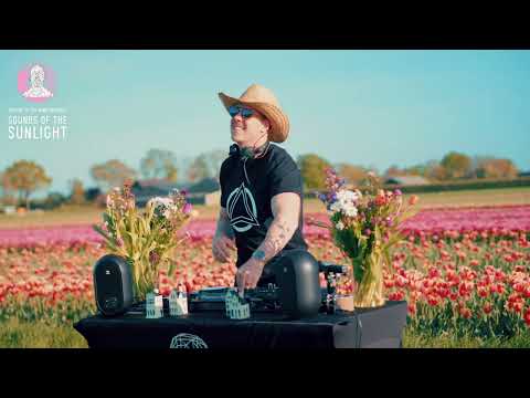 Theatre of the Mind pres "Sounds of the Sunlight - Spring" (Highlandr Live from the Tulip Fields)