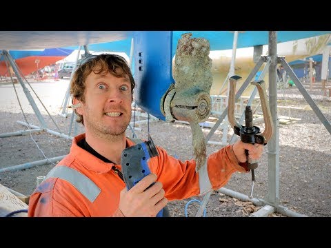 Removing a Seized Propeller with a Multi Cutter! ⛵ Sailing Britaly ⛵