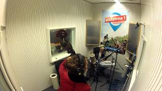 Elaiza - Is it right - unplugged bei antenne 1
