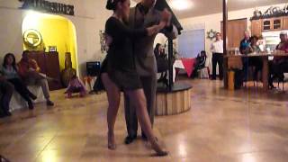 Bailando tango