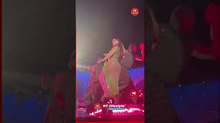 Download lagu Anant Ambani's Pre-Wedding as Rihanna steals the show with her dynamic performance on 'Work Work'! mp3