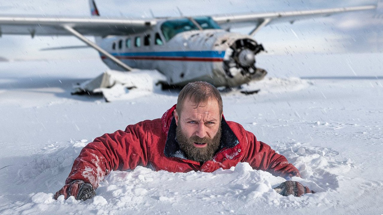 A Pilot Survived after Plane Crash in Arctic Desert at Freezing of −45 °C Temperature | Movie Recap