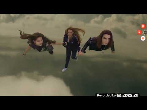 Chica Vampiro Daisy e Mirco voam com Merilyn