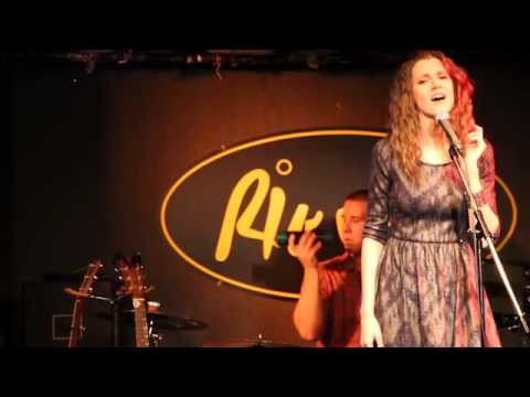 Larra Skye - Wait Your Whole Life (live)