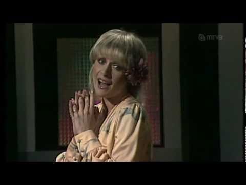 Rakkaus On Hellyyttä - Marion