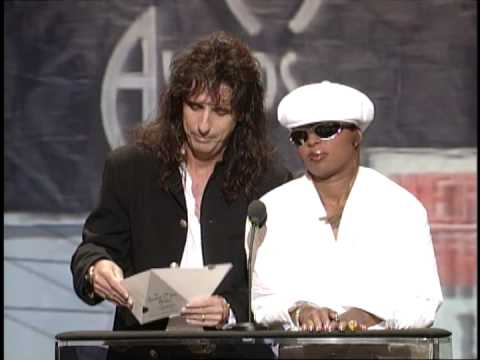 Nirvana Wins Favorite Heavy Metal Hard Rock Artist - AMA 1995