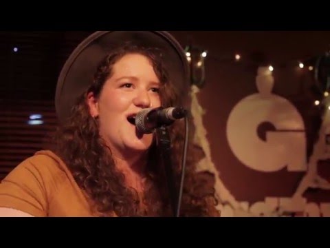 Grace Hartrey - Warm July (live at Gwdihw)