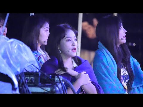 노래 따라부르는 레드벨벳  Red Velvet sings along while waiting: 무대 대기 wating : 어제그린오늘 뮤직페스티벌 : 과천 서울대공원 180916
