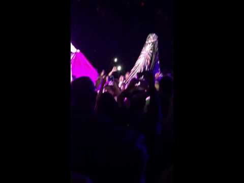 Madonna "LIVING For love" Live MIA