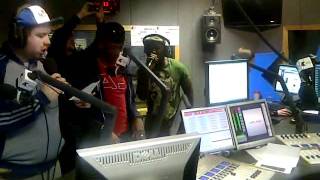 DJ EZ in Kiss FM studio with MC's Kie, Neat, Ranking, Kofi B, Majestic